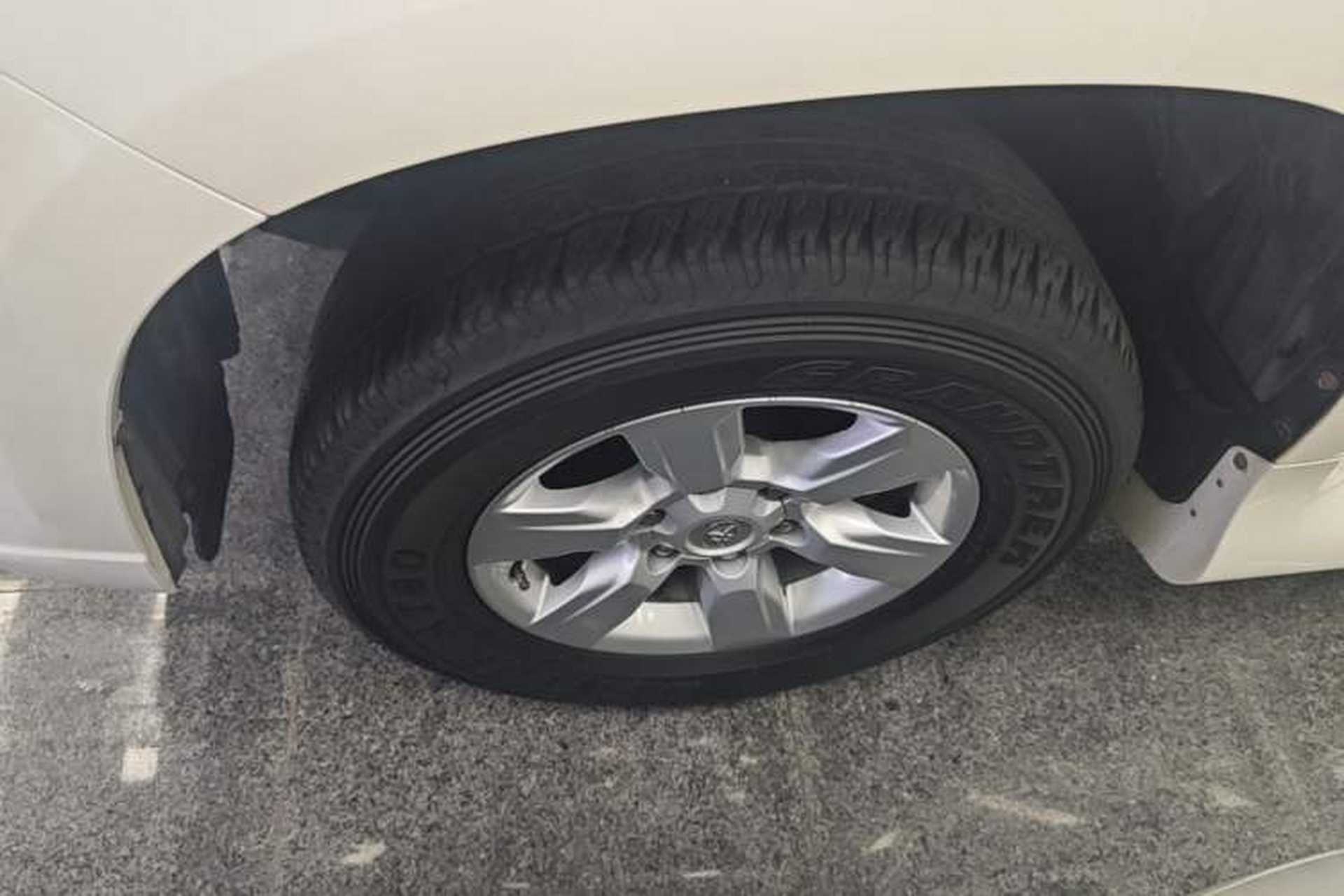 Used Toyota Prado 2014 2.7L Middle East Version Parallel Import Exterior 4