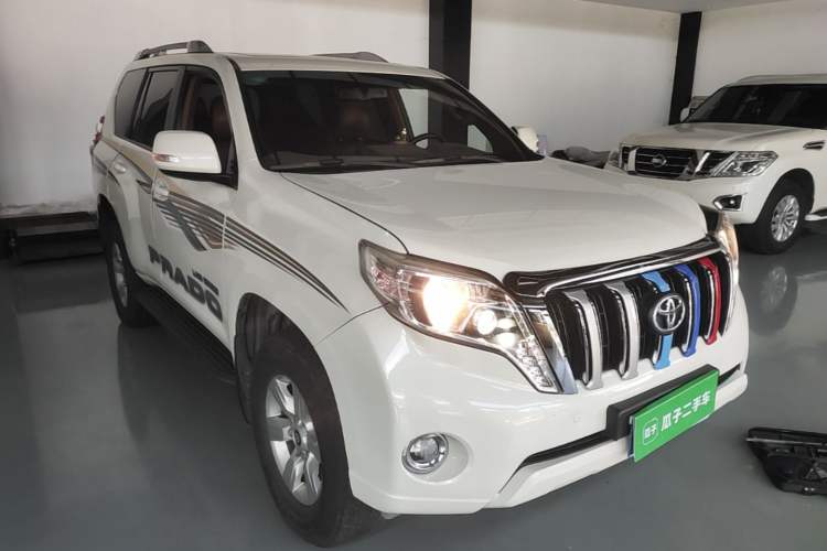 Used Toyota Prado 2014 4.0L Middle East Version Front Right 45 Deg