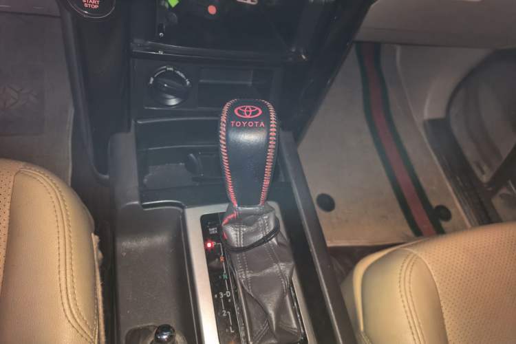 Used Toyota Prado 2014 2700 TX 7-Seater Middle East Version Gear Lever