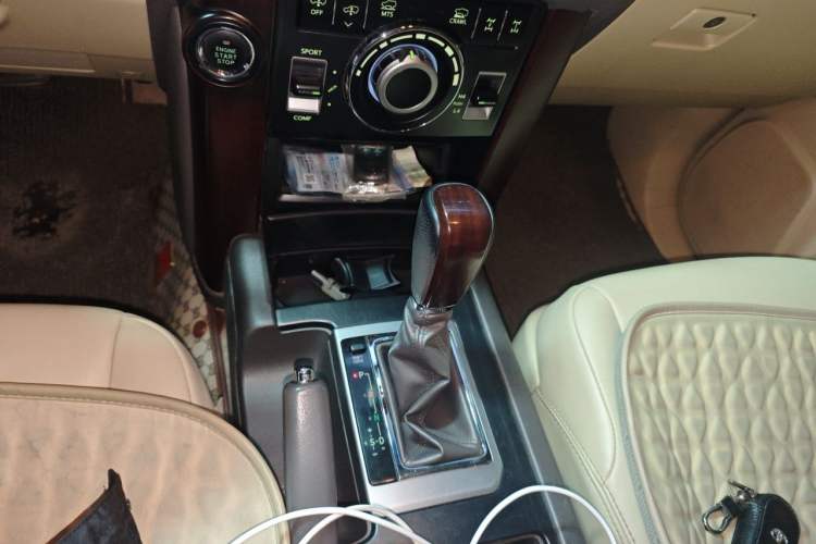 Used Toyota Prado 2014 4.0L Automatic VX NAVI Gear Lever