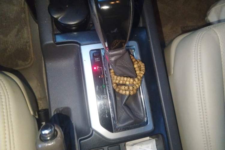 Used Toyota Prado 2014 2700 TX 7-Seater Middle East Version Gear Lever