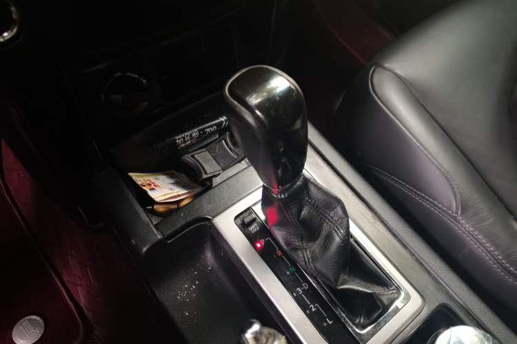 Used Toyota Prado 2014 2.7L Automatic Standard Edition Gear Lever