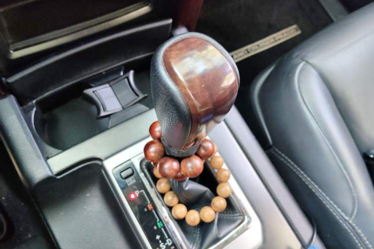Used Toyota Prado 2014 4.0L Automatic VX NAVI Gear Lever