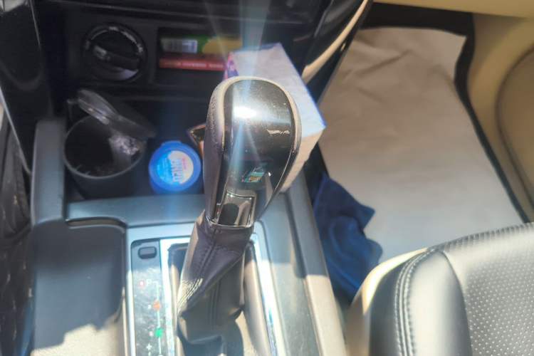 Used Toyota Prado 2014 2.7L Automatic Luxury Edition Gear Lever