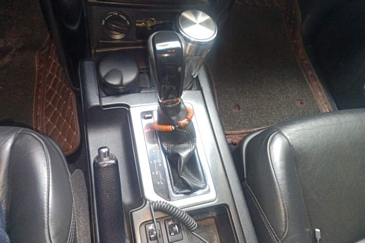 Used Toyota Prado 2014 2.7L Automatic Standard Edition Gear Lever