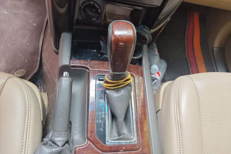 Used Toyota Prado 2014 2700 TX 7-Seater Middle East Version Gear Lever