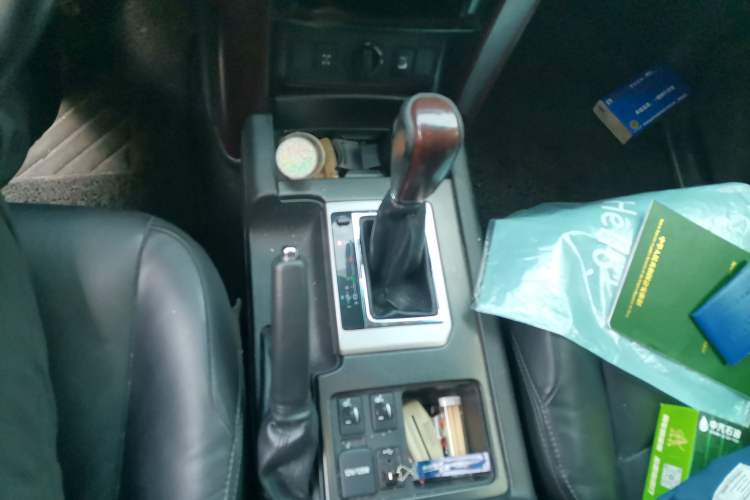 Used Toyota Prado 2014 4.0L Automatic TX-L NAVI Gear Lever