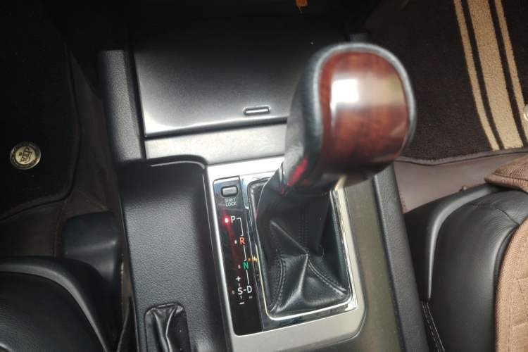 Used Toyota Prado 2014 4.0L Automatic VX NAVI Gear Lever