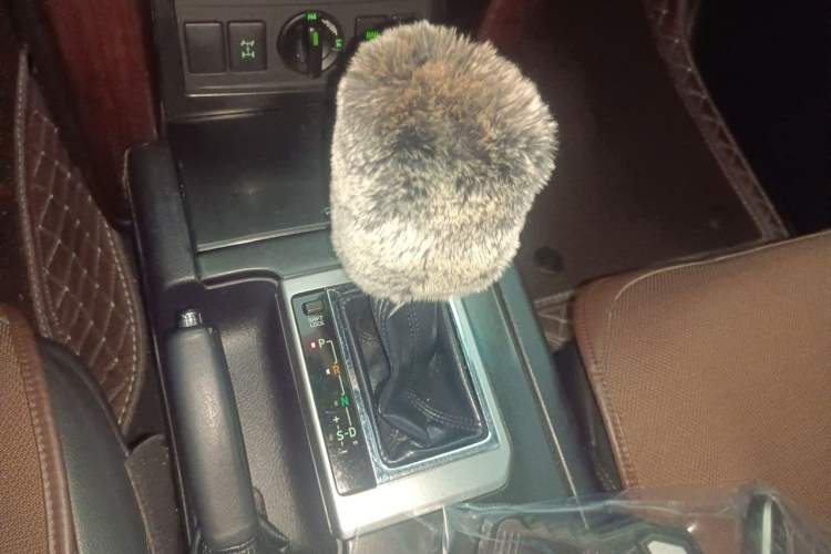 Used Toyota Prado 2014 4.0L Automatic TX-L NAVI Gear Lever