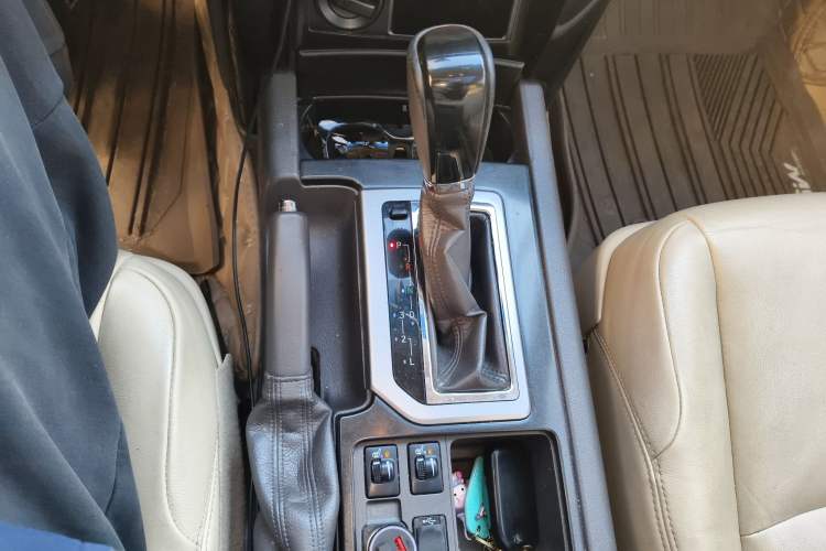 Used Toyota Prado 2014 2.7L Automatic Standard Edition Gear Lever