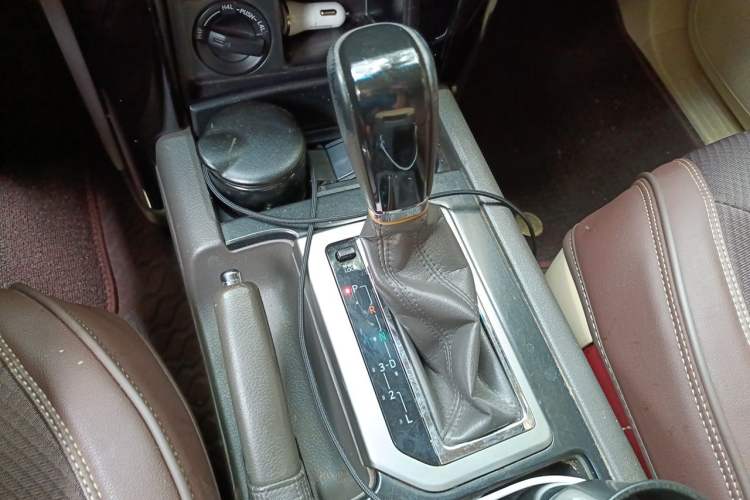 Used Toyota Prado 2014 2.7L Automatic Luxury Edition Gear Lever