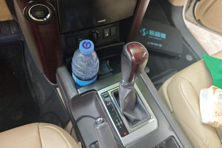 Used Toyota Prado 2014 4.0L Automatic TX-L NAVI Gear Lever