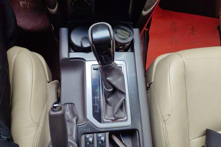 Used Toyota Prado 2014 2.7L Automatic Standard Edition Gear Lever