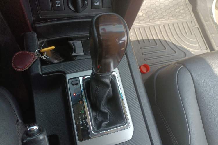 Used Toyota Prado 2014 4.0L Automatic TX-L NAVI Gear Lever