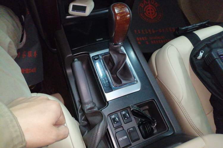 Used Toyota Prado 2014 4.0L Automatic VX NAVI Gear Lever