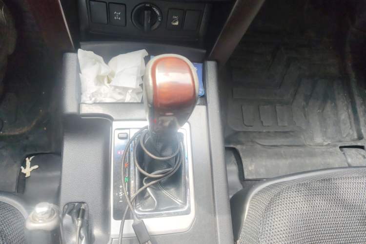 Used Toyota Prado 2014 4.0L Automatic TX-L NAVI Gear Lever
