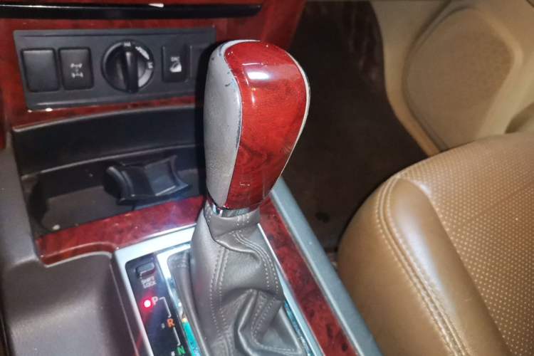 Used Toyota Prado 2014 4.0L Middle East Version Gear Lever