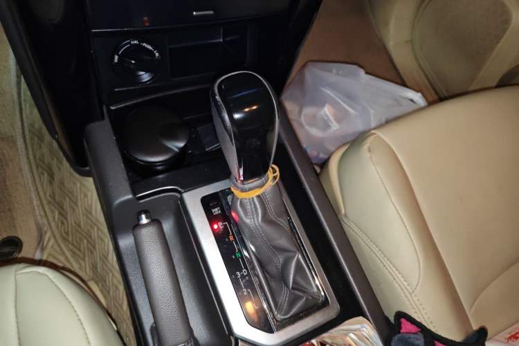 Used Toyota Prado 2014 2700 TX 7-Seater Middle East Version Gear Lever