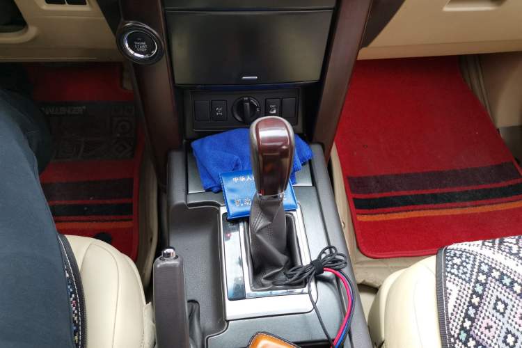 Used Toyota Prado 2014 4.0L Automatic TX-L NAVI Gear Lever