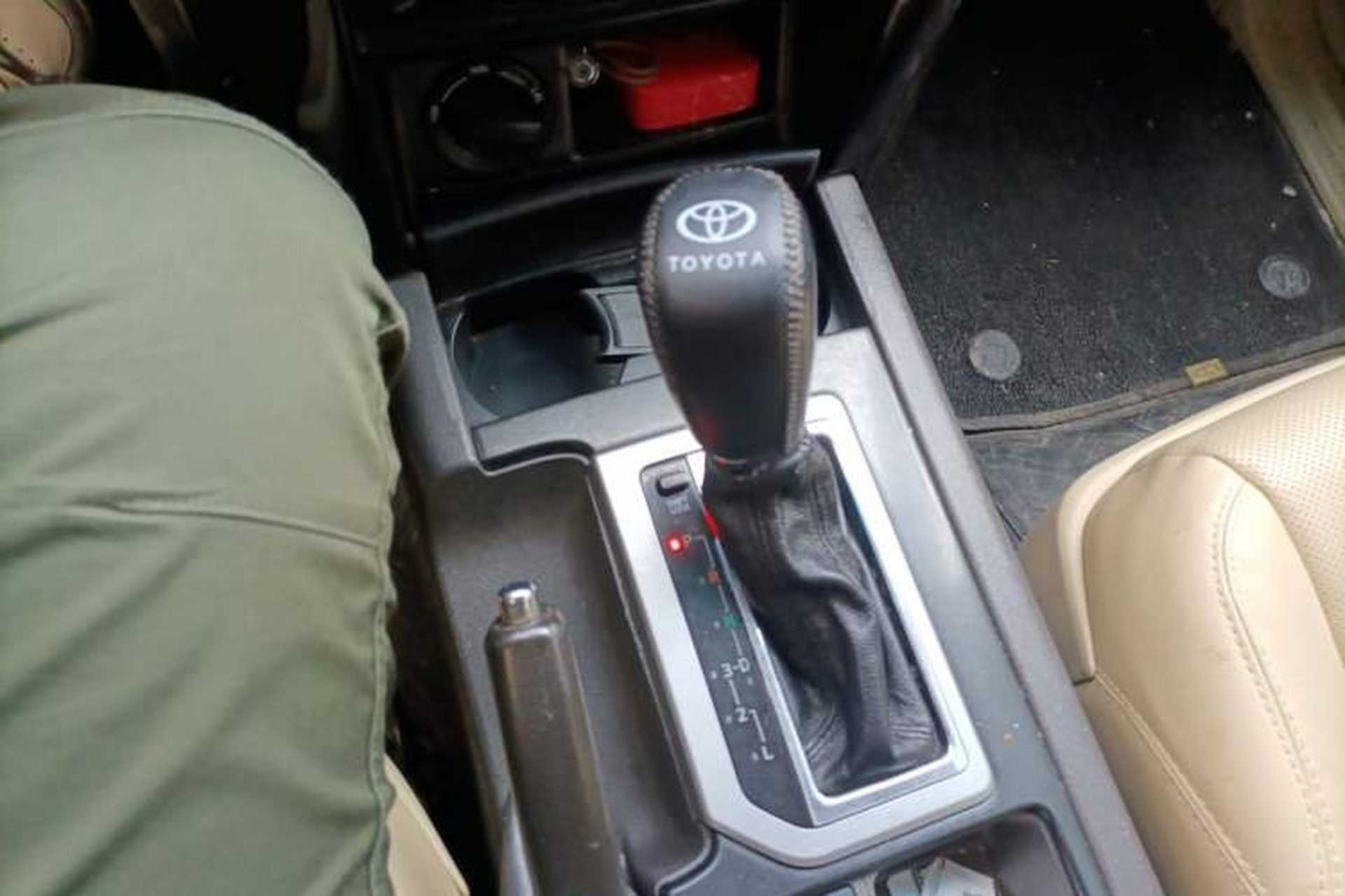 Used Toyota Prado 2014 2700 TX 7-Seater Middle East Version Gear Lever