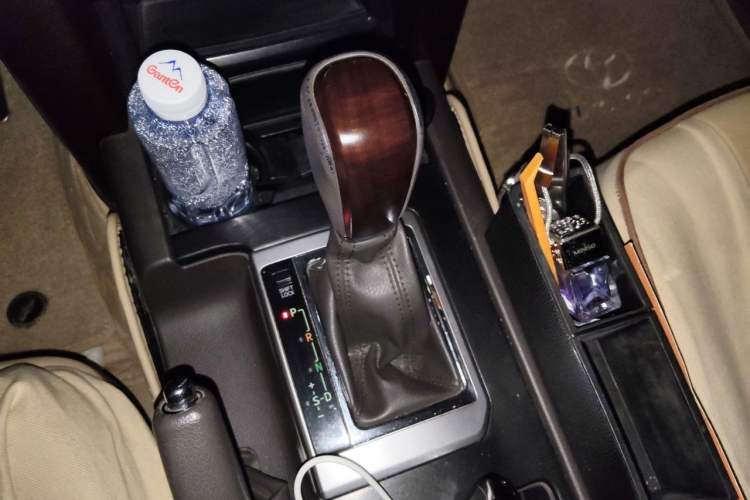 Used Toyota Prado 2014 4.0L Automatic VX NAVI Gear Lever
