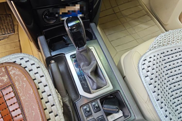 Used Toyota Prado 2014 2.7L Automatic Luxury Edition Gear Lever