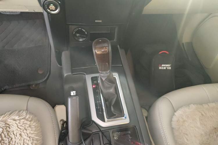 Used Toyota Prado 2014 2.7L Automatic Luxury Edition Gear Lever