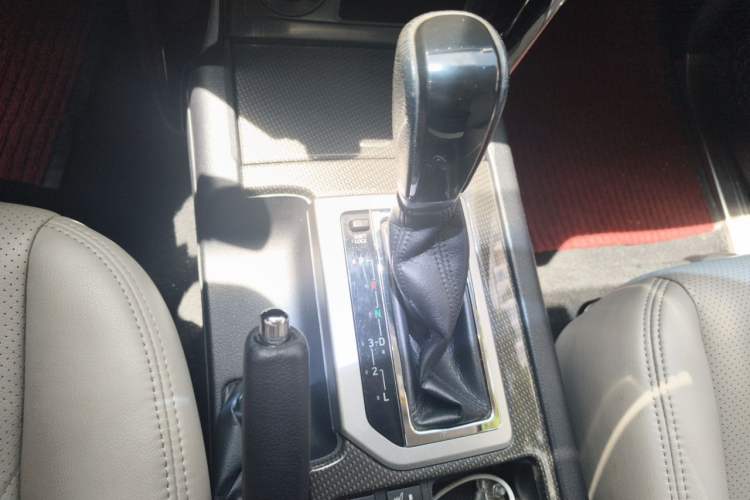 Used Toyota Prado 2014 2.7L Automatic Luxury Edition Gear Lever