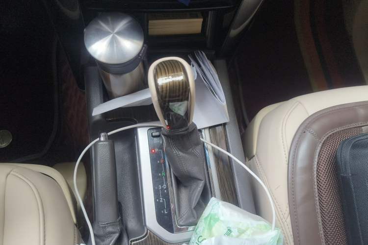 Used Toyota Prado 2014 2.7L Automatic Luxury Edition Gear Lever
