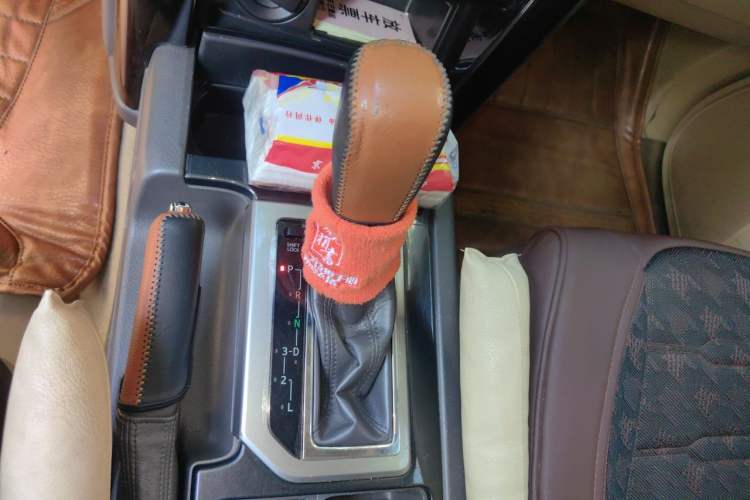 Used Toyota Prado 2014 2700 TX 7-Seater Middle East Version Gear Lever