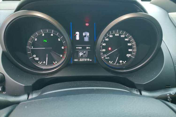 Used Toyota Prado 2014 4.0L Automatic TX-L NAVI Instrument Cluster