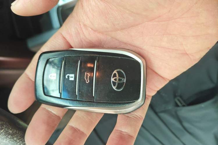 Used Toyota Prado 2014 4.0L Automatic TX-L Interior 1