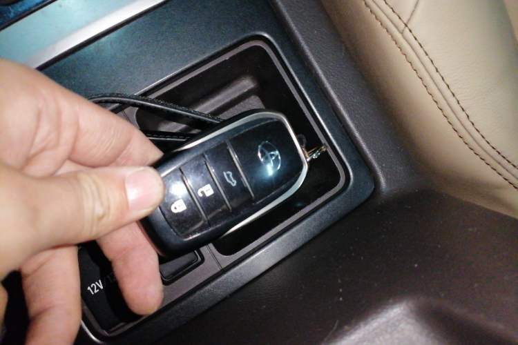 Used Toyota Prado 2014 4.0L Automatic VX NAVI Interior 1