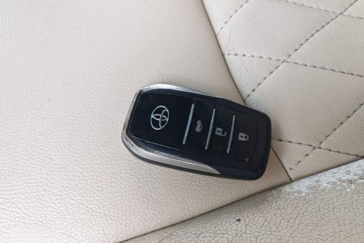 Used Toyota Prado 2014 2.7L Middle East Version Parallel Import Interior 1