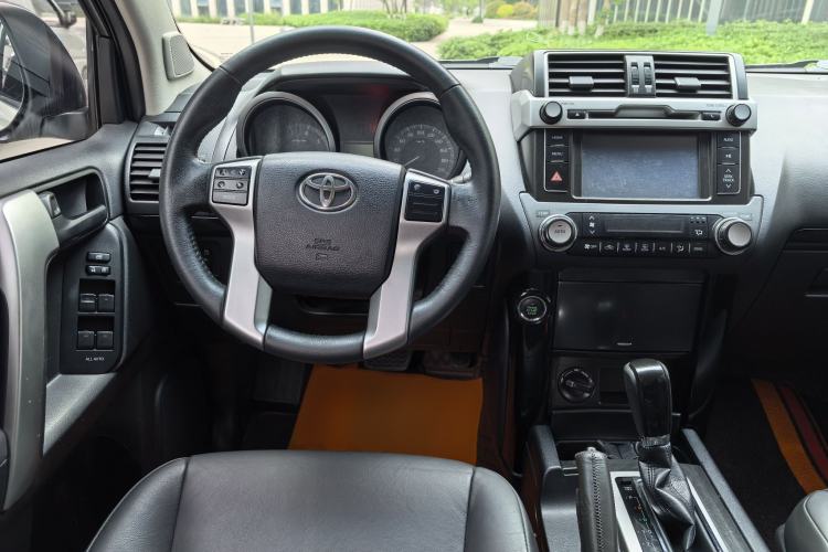 Used Toyota Prado 2014 2.7L Automatic Standard Edition Interior 3