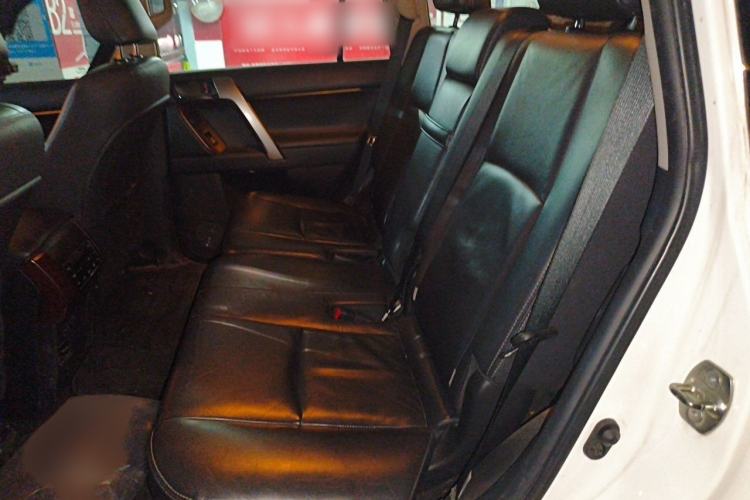 Used Toyota Prado 2014 4.0L Automatic VX NAVI Interior 4