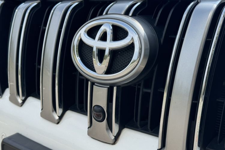 Used Toyota Prado 2014 4.0L Automatic VX NAVI Interior 4
