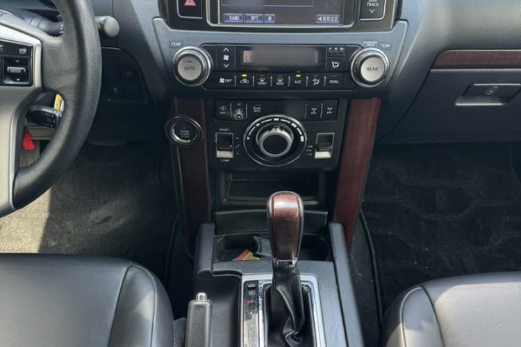 Used Toyota Prado 2014 4.0L Automatic VX NAVI Interior 5