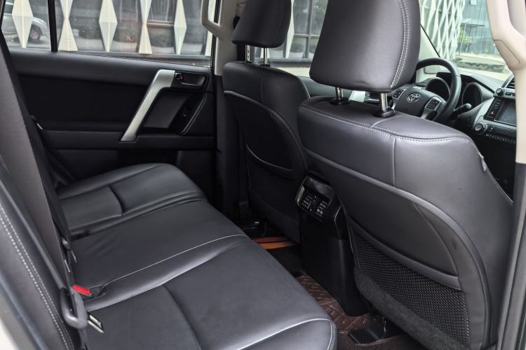 Used Toyota Prado 2014 2.7L Automatic Standard Edition Interior 8
