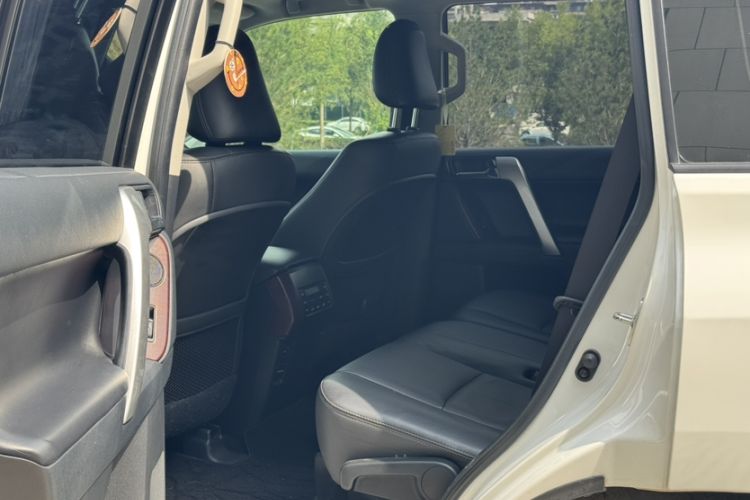 Used Toyota Prado 2014 4.0L Automatic VX NAVI Interior 8