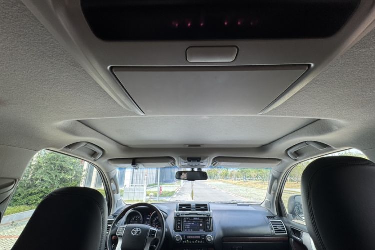 Used Toyota Prado 2014 4.0L Automatic VX NAVI Interior 9