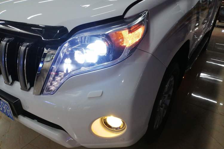 Used Toyota Prado 2014 4.0L Automatic VX NAVI Left Front Headlight