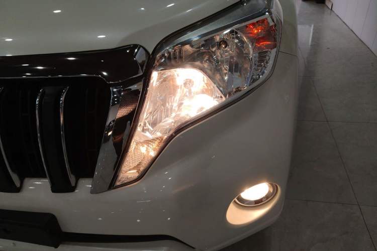 Used Toyota Prado 2014 2.7L Automatic Standard Edition Left Front Headlight