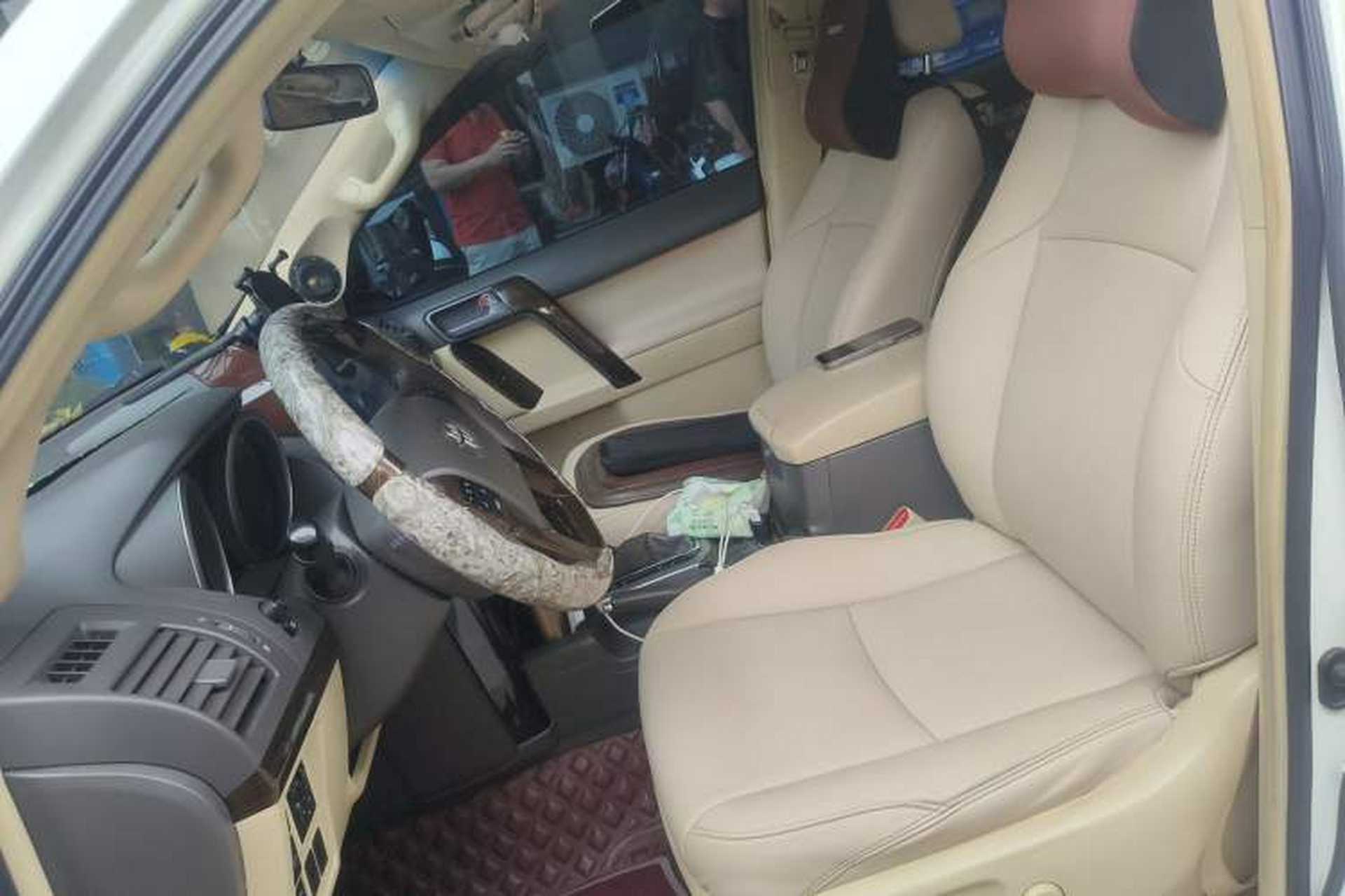 Used Toyota Prado 2014 2.7L Automatic Luxury Edition Left Front Seat