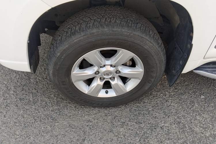 Used Toyota Prado 2014 4.0L Automatic TX-L NAVI Left Front Wheel Hub