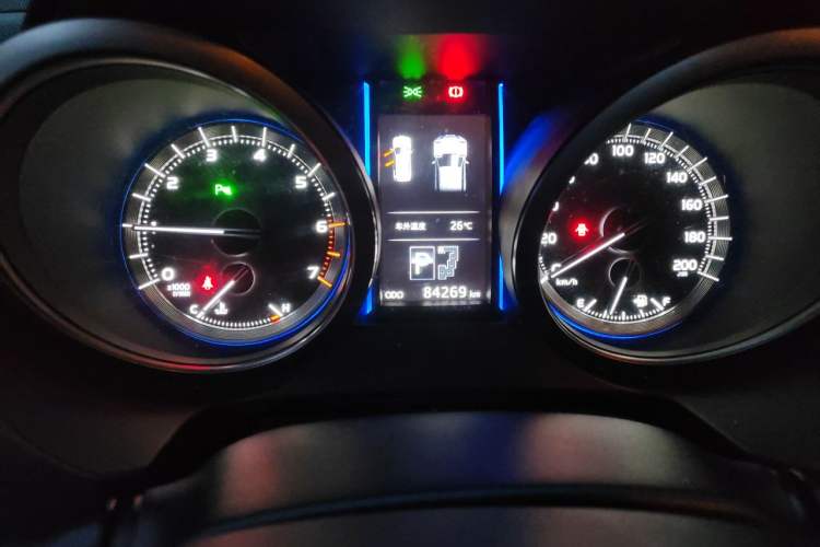 Used Toyota Prado 2014 4.0L Automatic TX-L Odometer Close Up