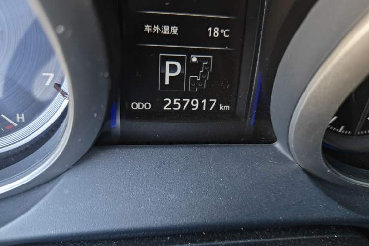 Used Toyota Prado 2014 4.0L Automatic TX-L Odometer Close Up