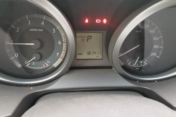 Used Toyota Prado 2014 2.7L Automatic Luxury Edition Odometer Close Up