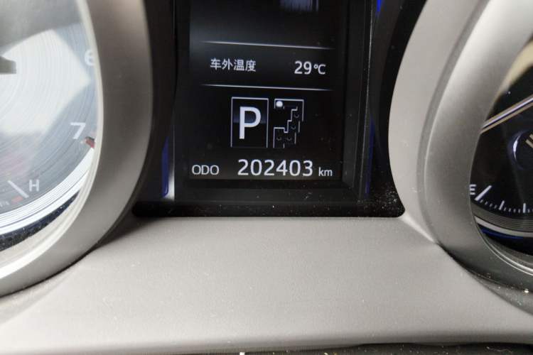 Used Toyota Prado 2014 4.0L Automatic TX-L NAVI Odometer Close Up