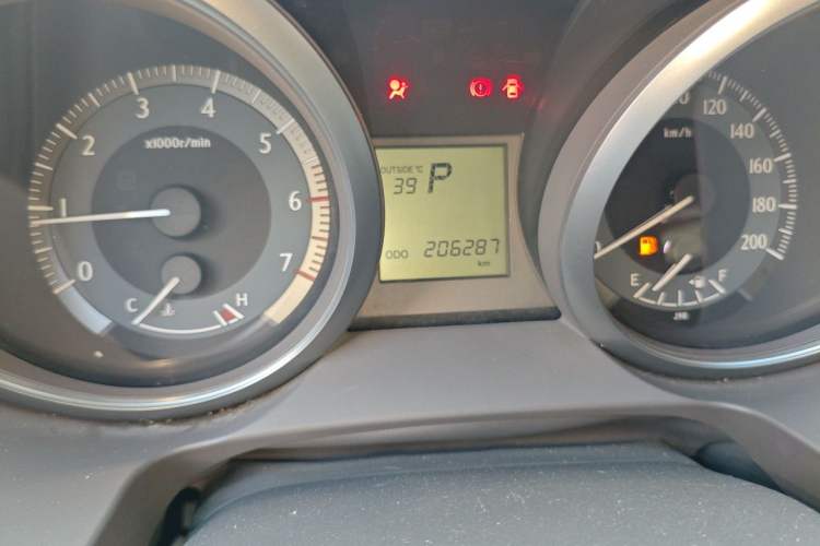 Used Toyota Prado 2014 2.7L Automatic Luxury Edition Odometer Close Up